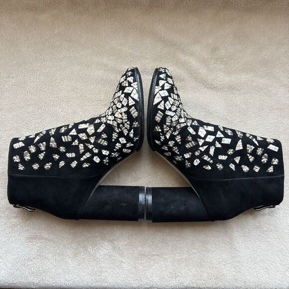 Bywin Black Suede Block Heel Ankle Booties Mirror Like Accents Women US 6.5  Zip - Picture 4 of 16